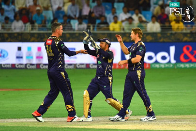 sarfraz stars as quetta beat peshawar