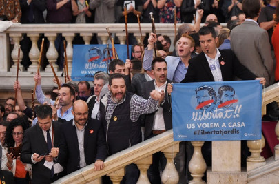 catalonia republic now march draws tens of thousands catalonia republic now march draws tens of thousands