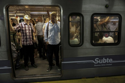 buenos aires subway workers go on strike over asbestos claims buenos aires subway workers go on strike over asbestos claims