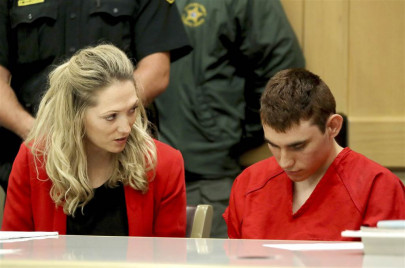 florida prosecutor seeking death penalty for accused parkland gunman