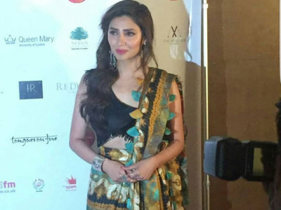 mahira khan wins award at uk asian film fest mahira khan wins award at uk asian film fest
