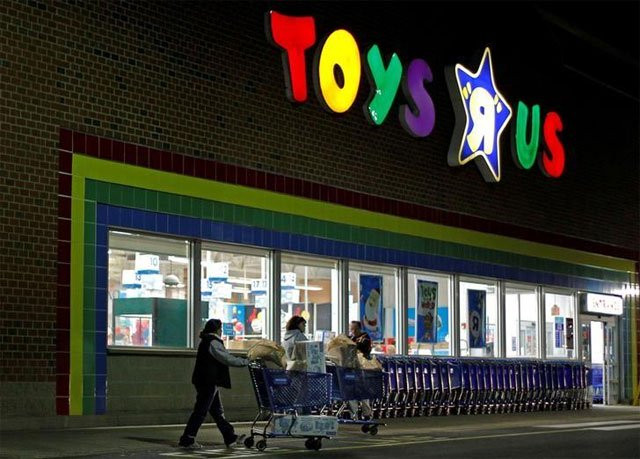 in britain its 75 remaining shops will close within six weeks photo reuters in britain its 75 remaining shops will close within six weeks photo reuters