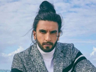 uh oh video of ranveer singh pushing fans away goes viral