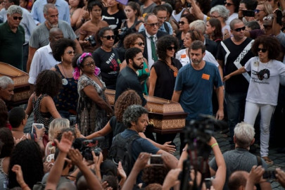 thousands of brazilians mourn slain rio councillor rights activist thousands of brazilians mourn slain rio councillor rights activist