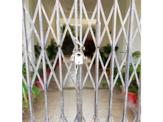 asa has put locks on qau gates photo online asa has put locks on qau gates photo online