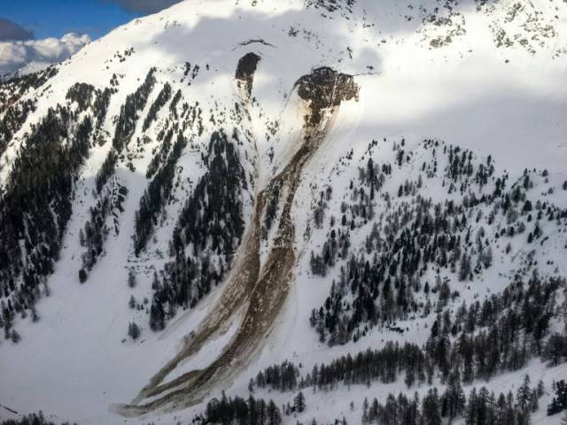 four skiers feared dead after swiss avalanche