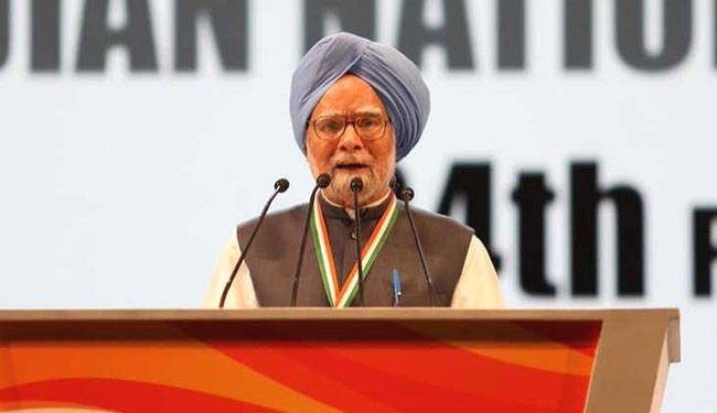 former indian pm manmohan singh accuses modi of mismanaging kashmir issue like never before