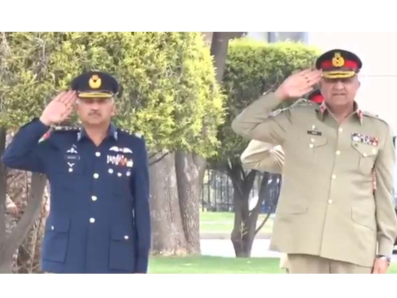 gen qamar felicitates mujahid anwar khan on taking the reins of the pakistan air force photo ispr