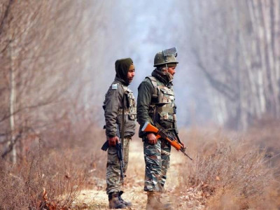 five indian forces among 10 killed in held kashmir gun battle