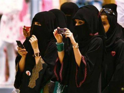 three young arab women want to become men in uae