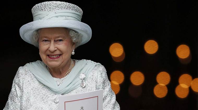 queen elizabeth lauds british council for 70 years of pakistan uk ties