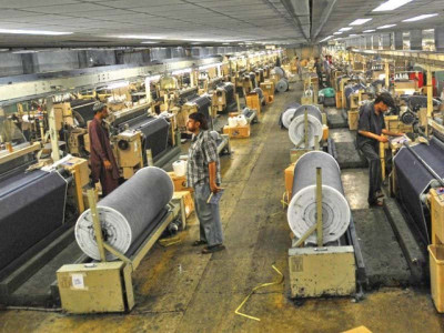 textile industry governor assures millers of taking up issues with pm