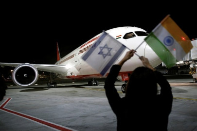 indian airliner makes history by flying to israel via saudi airspace