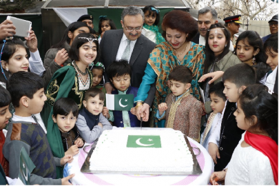 pakistanis celebrate march 23 across the globe pakistanis celebrate march 23 across the globe