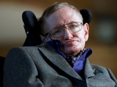 moment of silence observed to honour stephen hawking
