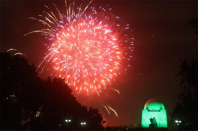 a view of fireworks at mazar e quaid on pakistan day photo online a view of fireworks at mazar e quaid on pakistan day photo online