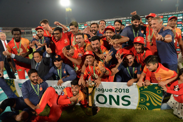 while wasim s islamabad united were closer to a chisel waqar s islamabad resembled a hammer photo courtesy psl while wasim s islamabad united were closer to a chisel waqar s islamabad resembled a hammer photo courtesy psl