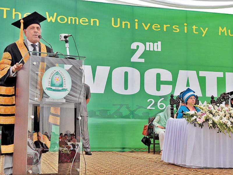 punjab governor muhammad rafique rajwana addresses the convocation photo app