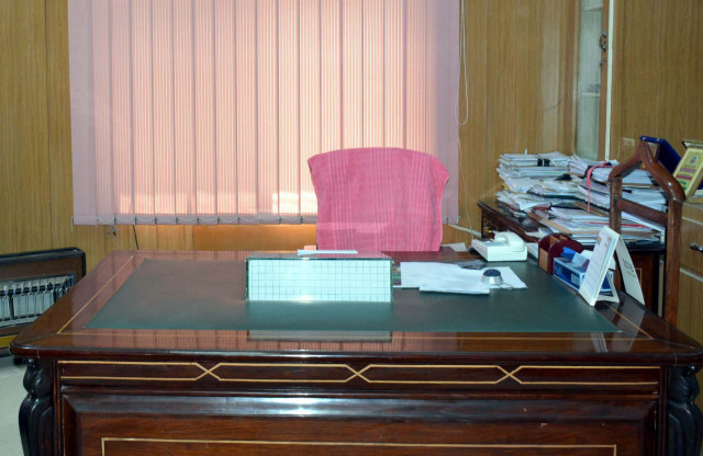 a view of an empty office of the water management department in quetta on monday photo express a view of an empty office of the water management department in quetta on monday photo express