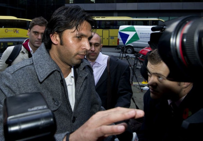 muhammad asif deported from dubai airport