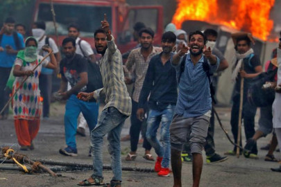 three dead as hindu muslim riots break out at religious festival in india