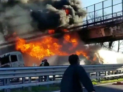italy port fuel tank blast kills two italy port fuel tank blast kills two