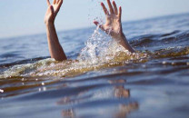 five children among six drown as boat overturns near nawabshah