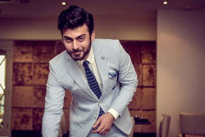 fawad khan named best cinematic icon at filmfare relaunch in dubai fawad khan named best cinematic icon at filmfare relaunch in dubai