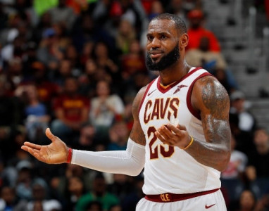 lebron james breaks michael jordan s record