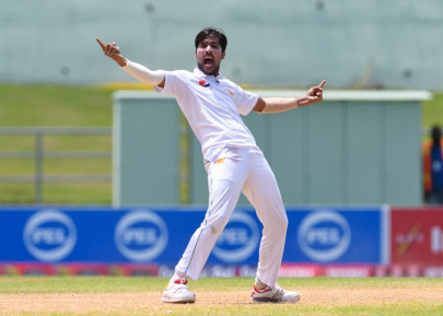 mahmood suggest amir to give up county t20 leagues to concentrate on tests