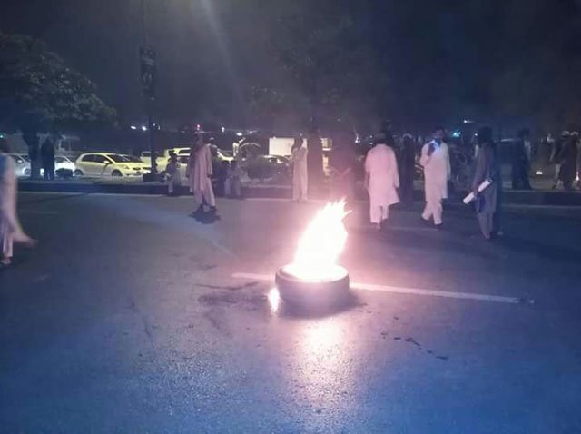 aswj protesters block islamabad expressway after party leader goes missing