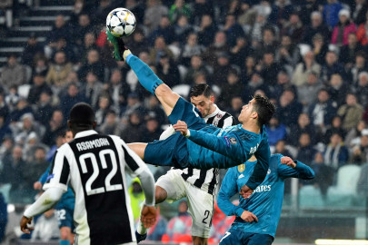 ronaldo magic leaves footballing world in awe ronaldo magic leaves footballing world in awe