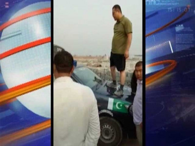 chinese nationals police trade blows in khanewal