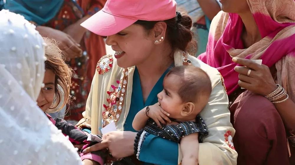 hadiqa triumphantly accomplishes her goal of rebuilding 200 homes in balochistan following floods hadiqa triumphantly accomplishes her goal of rebuilding 200 homes in balochistan following floods