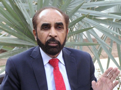 cjp warns pml n s siddiqul farooq of contempt