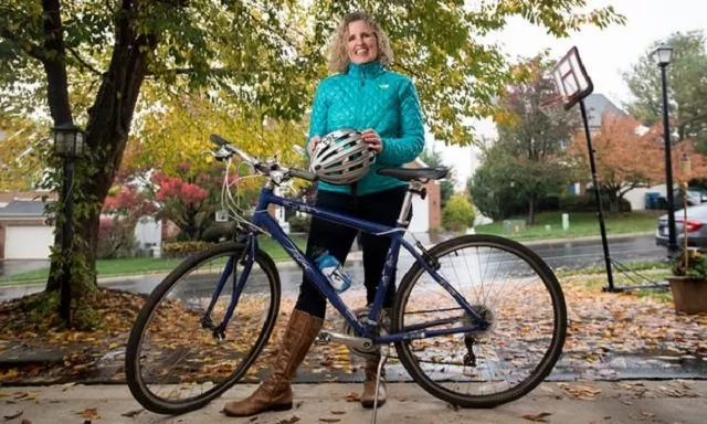 juli briskman with her bicycle photo guardian juli briskman with her bicycle photo guardian
