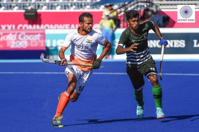 mubashar s last minute goal helps pakistan draw 2 2 against india mubashar s last minute goal helps pakistan draw 2 2 against india