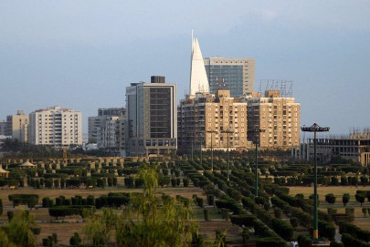 karachi s parks to be cleared of illegal constructions
