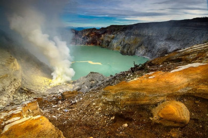 scientists identify key ingredients in early earth that gave rise to first lifeforms scientists identify key ingredients in early earth that gave rise to first lifeforms