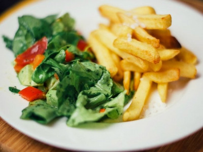 carb lovers take heed study shows french fries are actually healthier than salads carb lovers take heed study shows french fries are actually healthier than salads