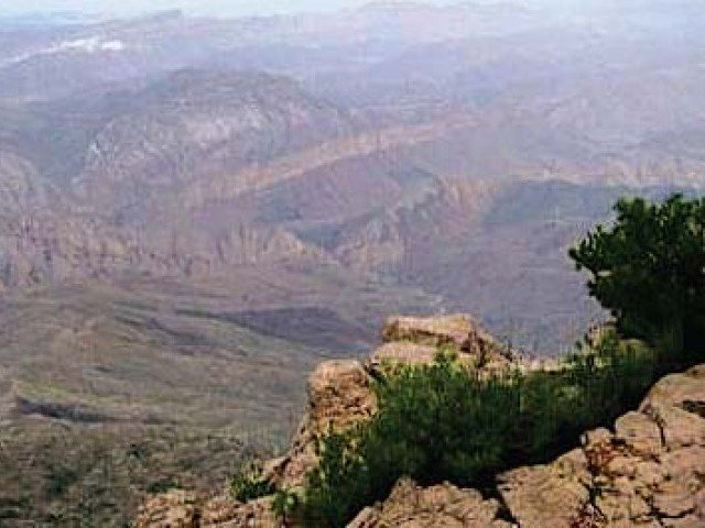 kute je qabar is situated at an elevation of around 6 000 at an even higher altitude than gorakh photo express