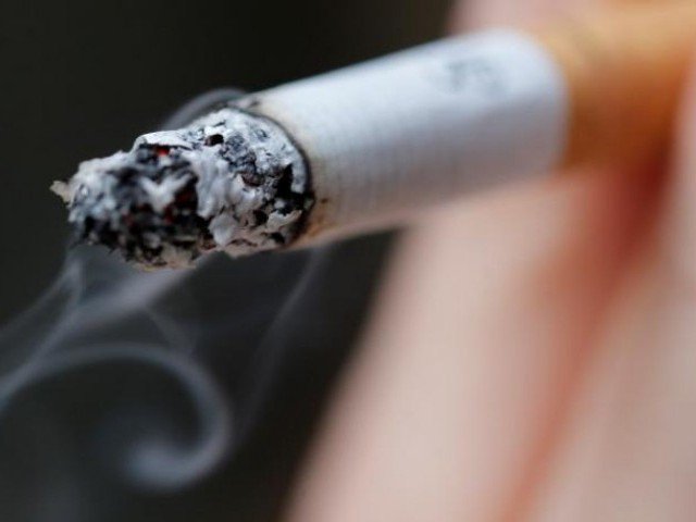 minister says 5 000 pakistanis are admitted to hospitals every day because of diseases caused by tobacco use photo reuters