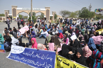 ijt stages demo against sindh universities bill ijt stages demo against sindh universities bill