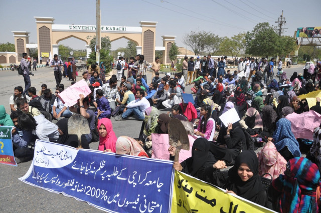 the students shouted slogans demanding that the vice chancellor vc withdraw the increase in fees photo mohammad azeem express the students shouted slogans demanding that the vice chancellor vc withdraw the increase in fees photo mohammad azeem express