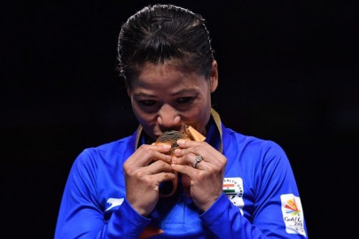 indian boxing star kom wins commonwealth gold