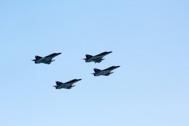 the pakistan air force organised karachi 039 s first air show photo athar khan express the pakistan air force organised karachi 039 s first air show photo athar khan express