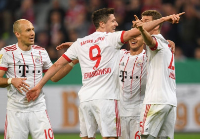 muller stars as bayern thrash leverkusen to cement final spot