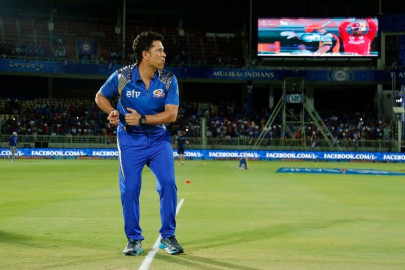 tendulkar plays street cricket shows he s still got it tendulkar plays street cricket shows he s still got it