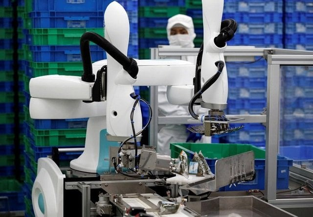 kawasaki heavy industries 039 collaborative robot stacks rice balls at delicious cook 039 s food factory in narashino japan april 17 2018 photo reuters kawasaki heavy industries 039 collaborative robot stacks rice balls at delicious cook 039 s food factory in narashino japan april 17 2018 photo reuters