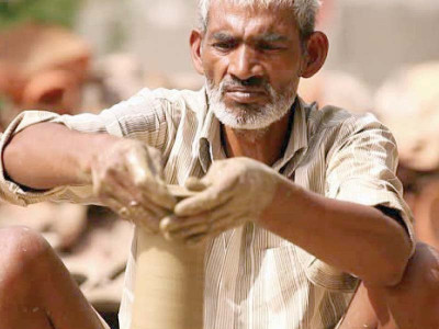 summer brings boom in pottery business in lahore summer brings boom in pottery business in lahore